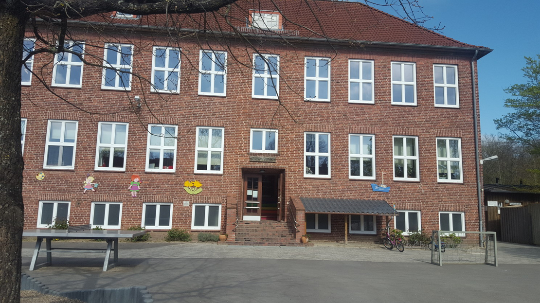 Blick auf das Gebäude des dänischen Kindergartens in Tönning