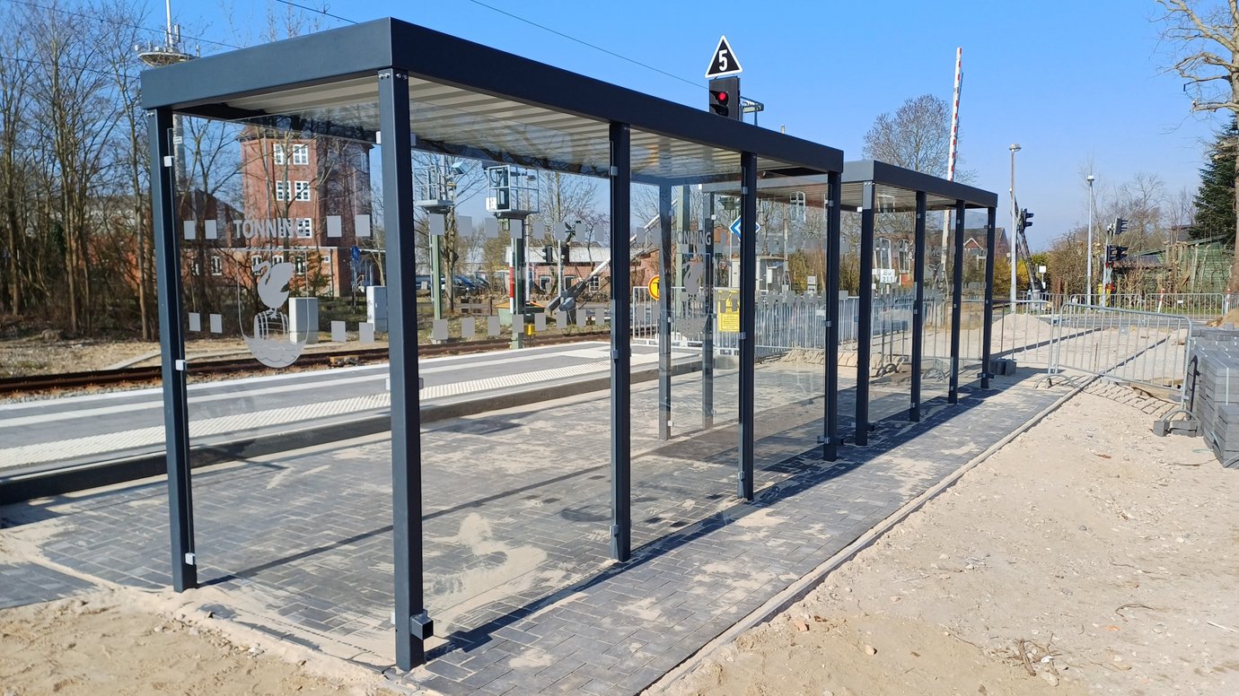 Wartehäuschen am Bahnhof